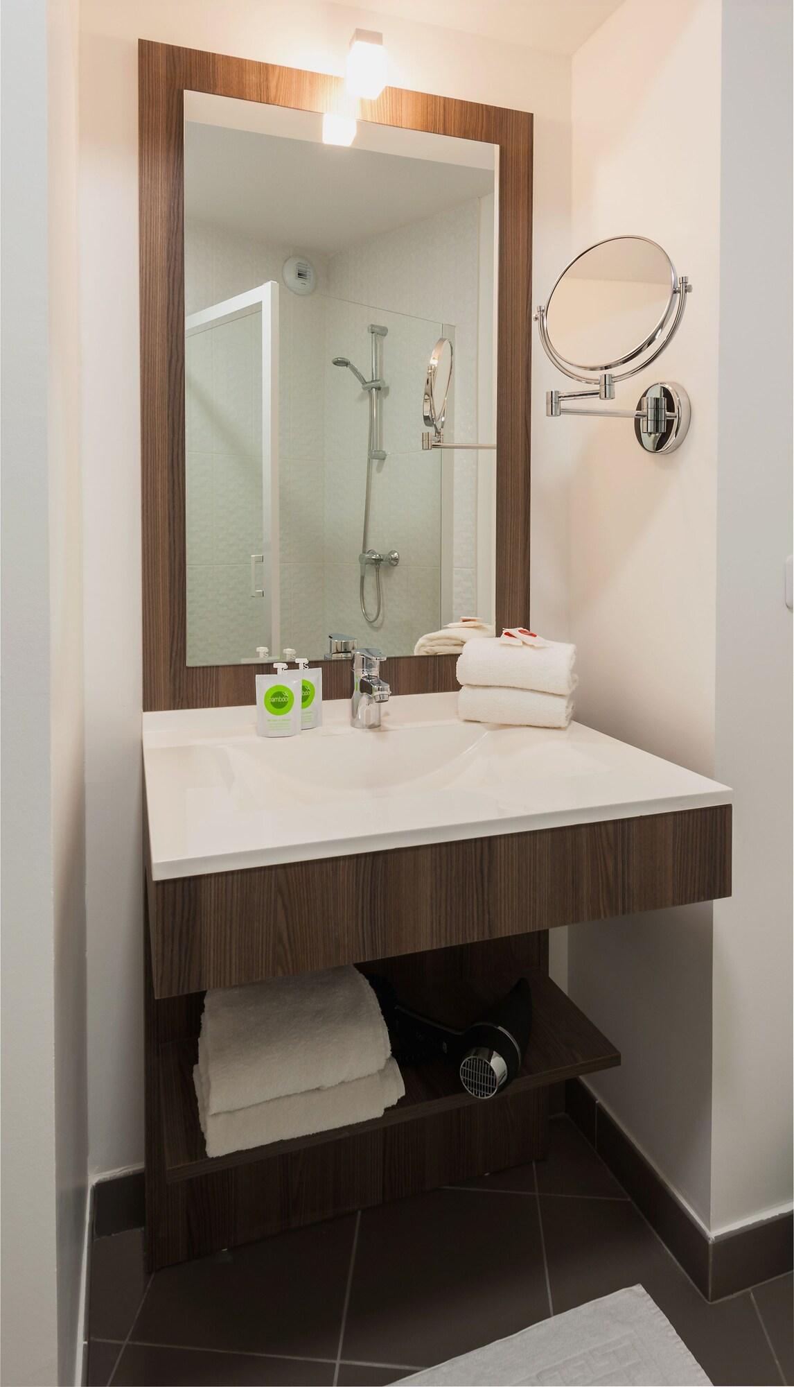Teneo Apparthotel Talence - Espeleta Экстерьер фото